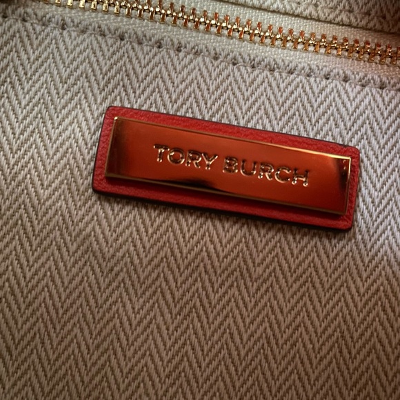 ❤️✨ Tory Burch Kira Chevron small camera bag❤️ - Picture 14 of 14